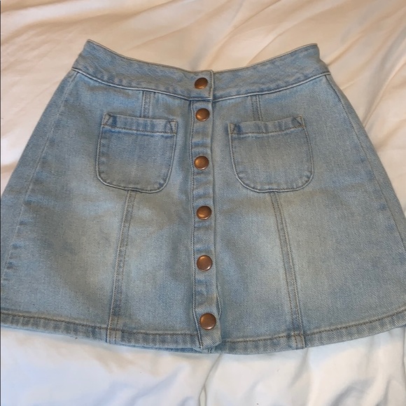 brandy melville button front denim skirt - Picture 2 of 4